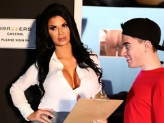 Culo grande, Tetas grandes, Mamada, Morena, Atrapados, Estilo perrito, Pajear, Madres para coger