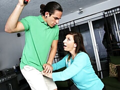 Grote kont, Grote lul, Pijpbeurt, Bruinharig, Hondjeshouding, 1 man 2 vrouwen, Kort haar, Tiener