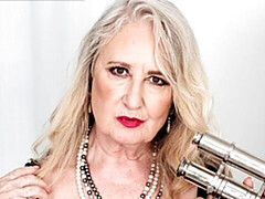 Culo grande, Tetas grandes, Rubia, Penetracion con dedos, Masturbación, Maduro, Solo, Estriptis