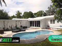 Толстушки, Большие сиськи, Блондинки, Две девушки, Огромные размеры, Лизание, Мачеха, Сиськи