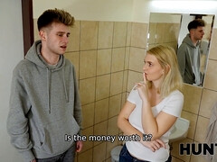 Blondine, Gehörnter ehemann, Tschechisch, Schmutzig, Pov, Muschi, Sohn, Toilette