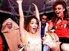 Минет, Брюнетки, Собачьи, Группа, Оргии, Бритые, Молоденькие, Сиськи