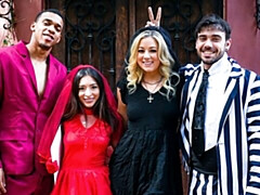 18 jaar, Grote kont, Grote lul, Pijpbeurt, Hondjeshouding, Kwartet, Mager, Tiener