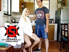 Grosser arsch, Grosser schwanz, Grosse titten, Blondine, Blasen, Hundestellung, Milf, Im freien