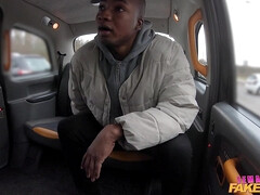 Grosse bite, Sucer une bite, Voiture, Tchèque, Faciale, Interracial, Lingerie, Nénés