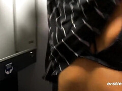 Leie, Asiatisch, Tussi, Behaart, Öffentlich, Muschi, Rasiert, Spielzeuge