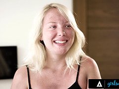 Culo grande, Tetas grandes, Penetracion con dedos, Lesbiana, Lamidas, Madres para coger, Coño, Realidad