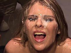 Rubia, Mamada, Bukkake, Corridas, Corridas faciales, Grupo, Hd, Orgía