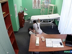 Amateur, Lécher le cul, Sucer une bite, Éjaculation interne, Médecin, En levrette, Chatte, Uniforme