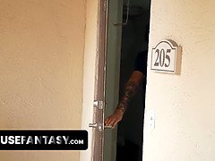 デカ尻, デカパイ, 衣服着たままセックス, イマラチオ, ハードコア, 異人種間, なめる, ティーン