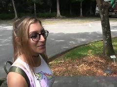 Amateur, Robe, Doigter, Lunettes, Fille latino, Pov, Rasée, Fumer