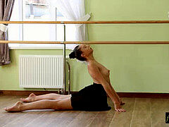 Braunhaarige, Flexibel, Sporthalle, Nackt, Erotischer film, Sport, Jungendliche (18+)