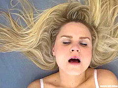 Tchèque, Doigter, Fait maison, Masturbation, Orgasme, Réalité, Rasée, Solo