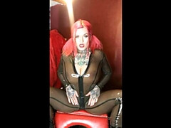 Grote kont, Fetisj, Hd, Latex, Moeder die ik wil neuken, Roodharige vrouw, Alleen, Tatoeage