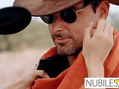 Grote lul, Pijpbeurt, Sperma shot, Hd, Openbaar, Geschoren, Mager, Tieten likken