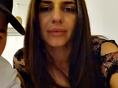 Amateur, Nana, Belle grosse femme bgf, Gros seins, Rondelette, Embrassement, Fille latino, Nénés