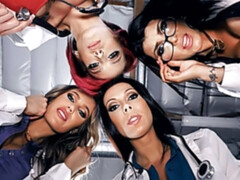 Blondine, Blasen, Doppelpenetration, Hardcore, Milf, Orgie, Rotschopf, Strümpfe