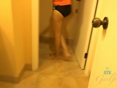 素人, お尻, ビキニ, 中出し, 足コキ, パンティ, 剃毛, ガリガリ