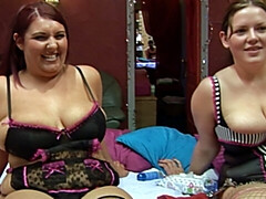 Amateur, Gros cul, Gros seins, Sucer une bite, Britannique, Rondelette, Groupe, Rasée