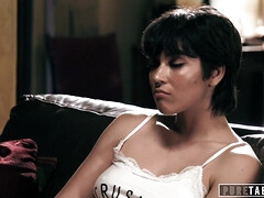 Sucer une bite, En levrette, Fétiche, Branlette thaïlandaise, Hard, Lesbienne, Réalité, Adolescente