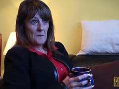 Gros cul, Grosse bite, Sucer une bite, Britannique, Brunette brune, Tir de sperme, Fétiche, Mature