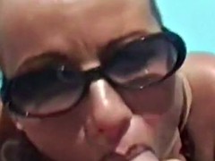 Deutsche MILF Schlampe beim Blowjob