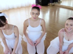 Sucer une bite, Brunette brune, Collège université, Groupe, Hd, Pov, Adolescente