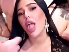 Amateur, Grosse bite, Gros seins, Brunette brune, Tir de sperme, Branlette thaïlandaise, Mère que j'aimerais baiser, Seins naturels
