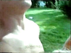 In den arsch, Blondine, Blasen, Braunhaarige, Doppelpenetration, Behaart, Interrassisch, Strümpfe