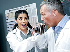 Spicy big-bottomed brunette Angel Gostosa gets pleasure in the classroom