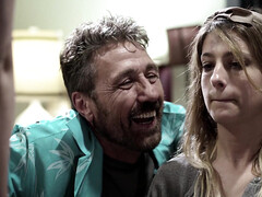 Gros seins, Sucer une bite, Couple, Tir de sperme, Groupe, Orgie, Criant, Nénés