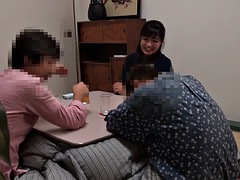 Asiatisch, Blasen, Paar, Gehörnter ehemann, Fingern, Japanische massage, Milf, Ehefrau