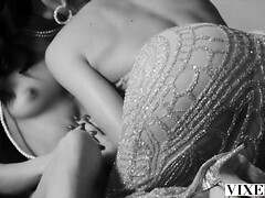 Tetas grandes, Morena, Interracial, Lencería, Masturbación, Trio, Tetas, Juguetes