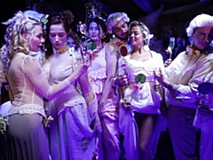 18 jaar, Grote kont, Grote mammen, Pijpbeurt, Hondjeshouding, Orgie, Mager, Oud