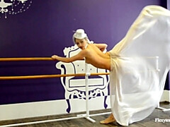 Kont, Vrouw, Sportzaal, Hd, Naakt, Klein, Alleen, Tieten likken