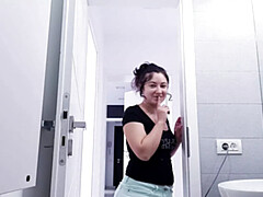 Culo grande, Tetas grandes, Penetracion con dedos, Masturbación, Orgasmo, Coño, Rumano, Apretado