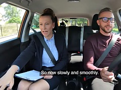 Grosse titten, Blasen, Auto, Handjob, Milf, Im freien, Ablutschen, Titten