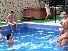 Leie, Grosse titten, Blasen, Fetisch, Gruppe, Hd, Im freien, Öffentlich