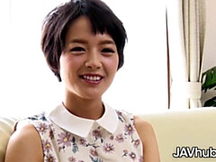 Cul, Sucer une bite, En levrette, Japonaise, Seins naturels, Cheveux courts, Adolescente, Nénés