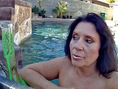 Leie, Arsch, Wohlbeleibte schöne frauen, Grosse titten, Reif, Im freien, Pool, Abendanzug
