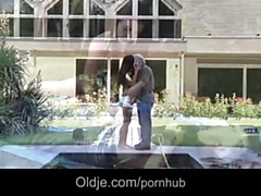 Bruinharig, Hondjeshouding, Opa, Hd, Rijpe lesbienne, Kut duiken, Roemeense, Tiener