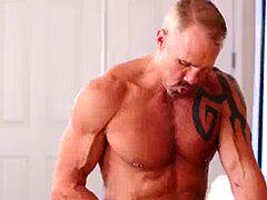 Sucer une bite, Tir de sperme, Papa, Homosexuelle, Hard, Lécher le sphincter, Tatouage