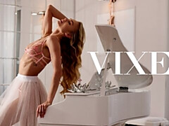 Grosser arsch, Grosser schwanz, Blondine, Blasen, Hundestellung, Natürlichen titten, Jungendliche (18+), Titten