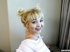 Gros cul, Blonde, Sucer une bite, En levrette, Branlette thaïlandaise, Mère que j'aimerais baiser, Rasée, Dénudage