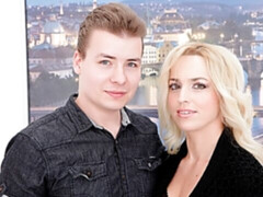 Leie, In den arsch, Grosser schwanz, Grosse titten, Blondine, Hundestellung, Interrassisch, Ehefrau