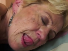 Grote mammen, Blond, Pijpbeurt, Omie