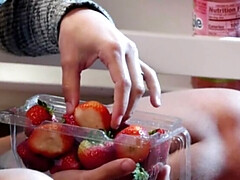 Pieds, Fétiche, Seins naturels, Piercing, Chatte, Tatouage, Nénés, Mouillée