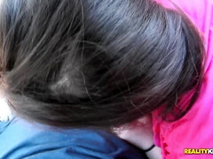 Sucer une bite, Brunette brune, Tir de sperme, Faciale, Hard, Mère que j'aimerais baiser, De plein air, Piercing