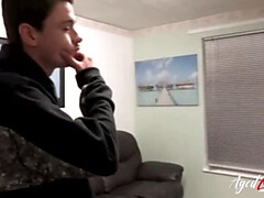 Mamada, Británico, Tetona, Abuelita, Sexo duro, Lamidas, Maduro, Mamá