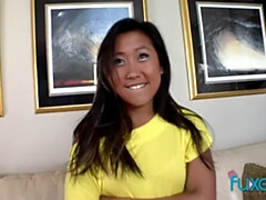 18 ans, Asiatique, Sucer une bite, Queue, Faciale, Hd, Seins naturels, Rugueux